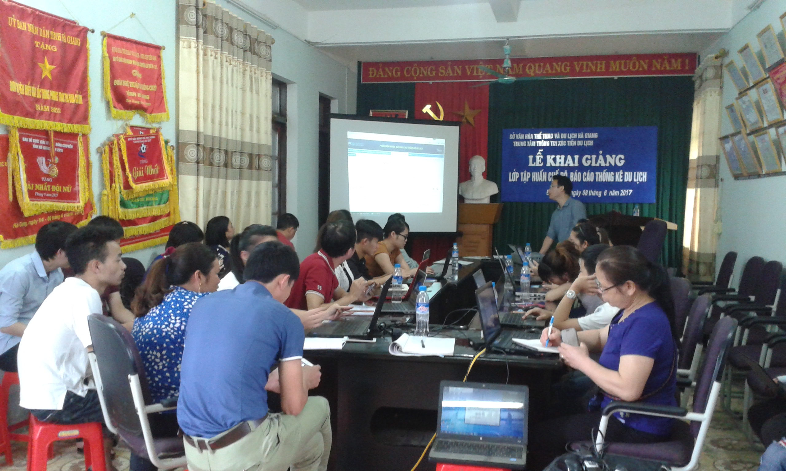 Tổ chức phổ biến, tập huấn thống kê du lịch tại Đồng Văn, Hà Giang